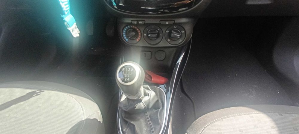 Opel Adam 1.2 White/black