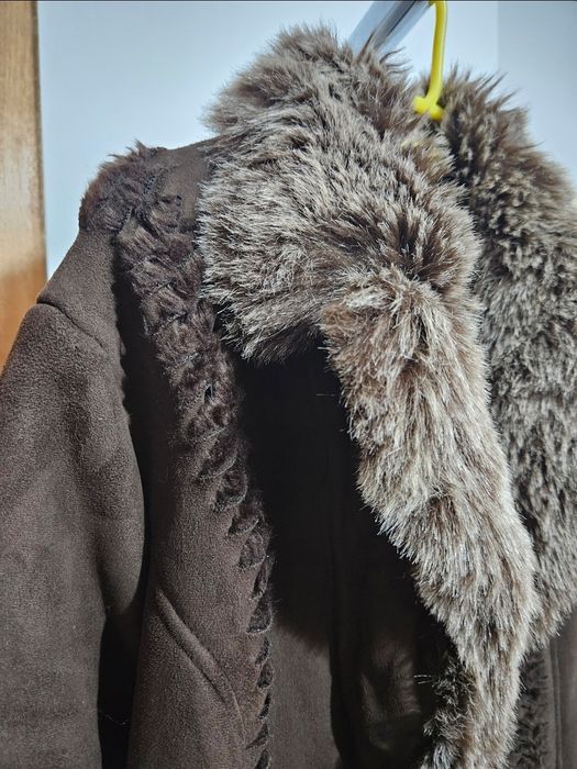 Casaco com pêlo falso