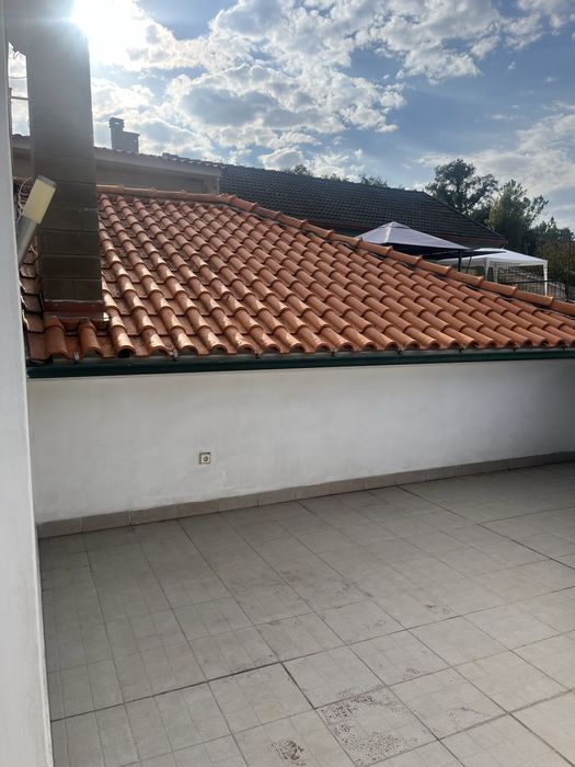 Arrendo T1  mobilado  e com ar condicionado