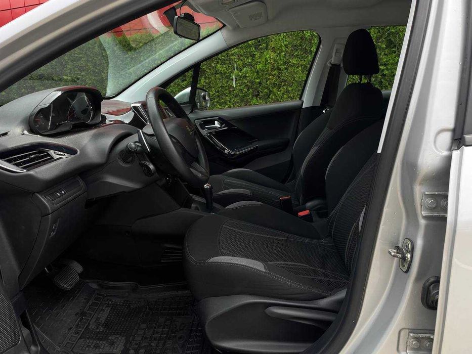 Peugeot 208 2014