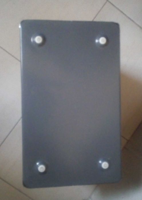 7Papeleiras (cestos p/ papéis/lixo) metálicas lacadas, a 25% do preço