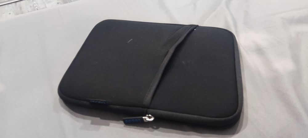 Magic Keyboard para iPad Air de 11 polegadas com capa protetora em estado igual a novo