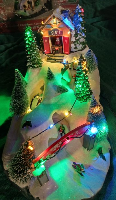 Новорічна інсталяція лижний курорт новорічний декор