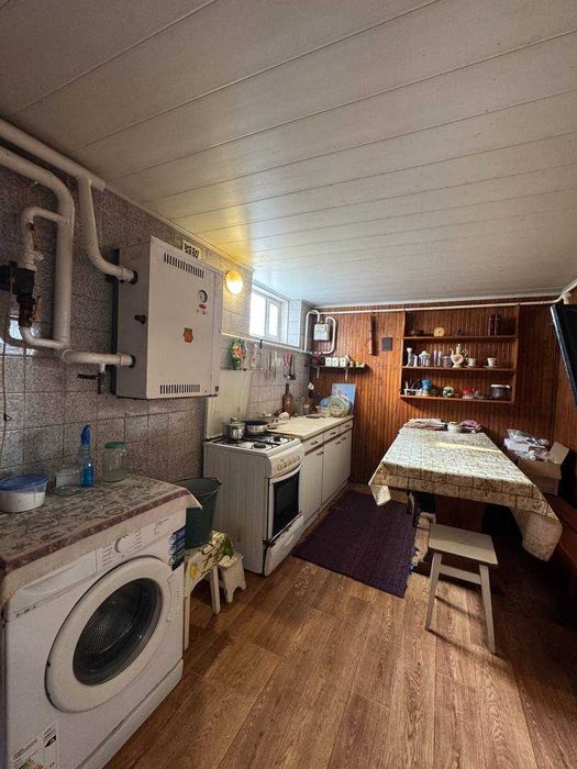 Продаж двоповерхового будинку для великої сім’ї в с. Хацьки