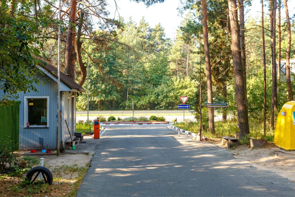 Продаж таунхауса з власною ділянкою в закритому котеджному містечку Дідовиця-2.