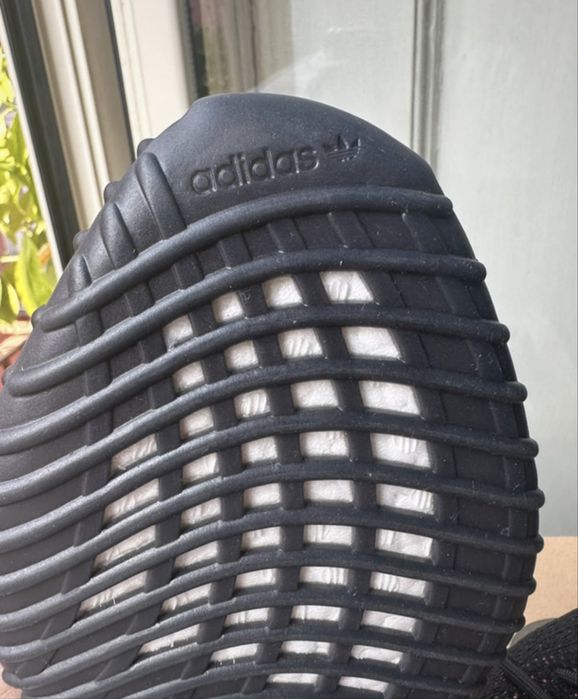 Yeezy 350 “Core Black Red”