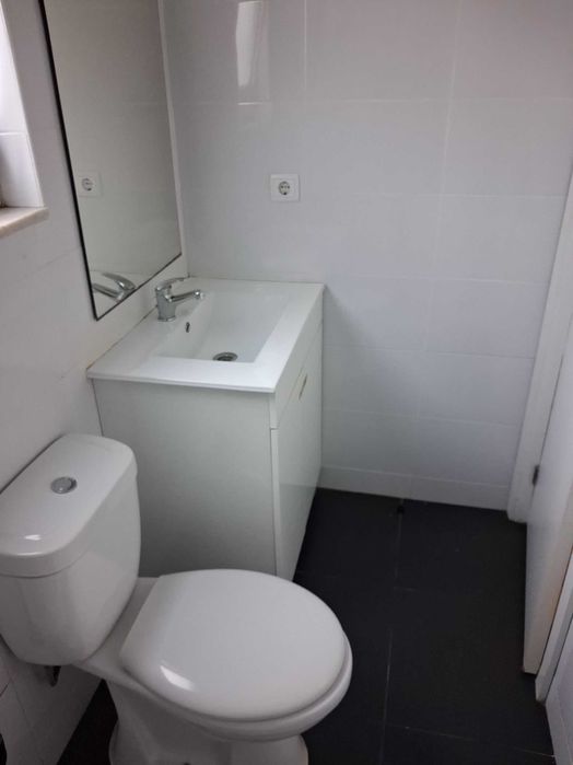 Alugo casa em Arcozelo