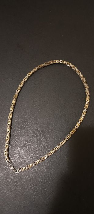 Продам цепочку на грудь