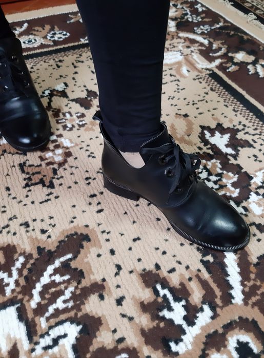 Продам женские ботинки осень-весна