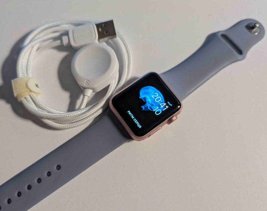 Доступні все працює Apple watch 1 38 rose gold  + новий кабель