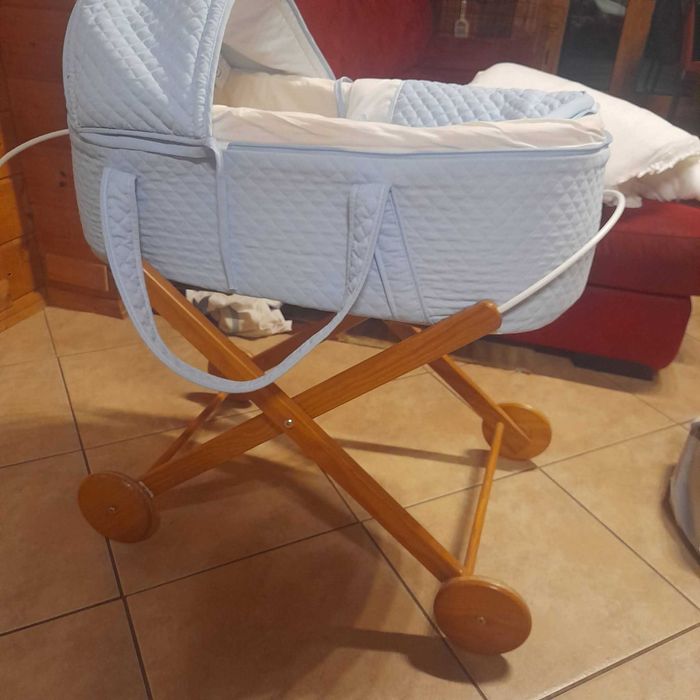 Alcofa de bebe com carrinho suporte