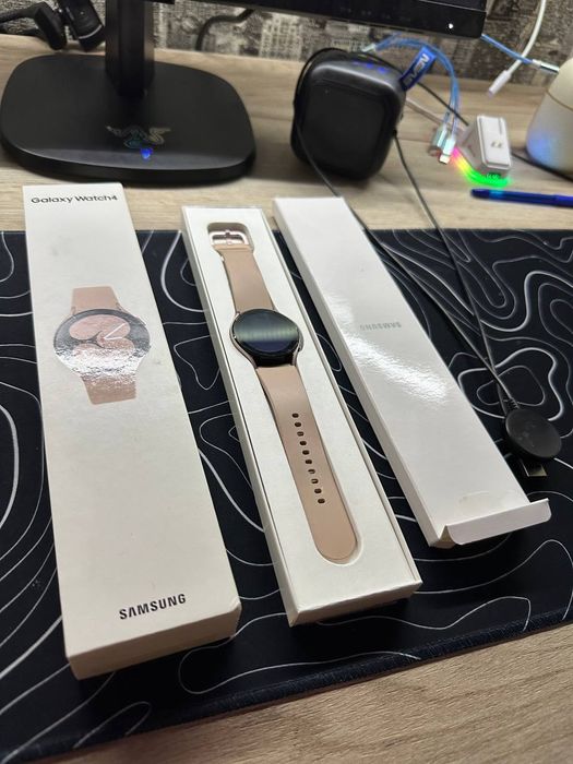 Продам новому стані смарт годинник galaxy watch 4