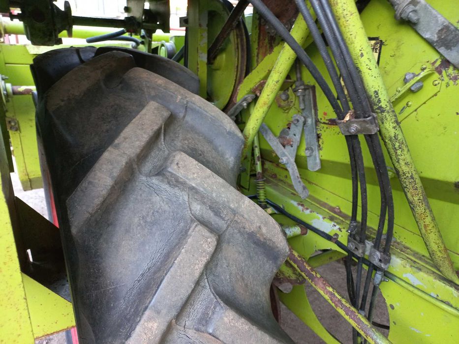 Комбайн Claas Cosmos