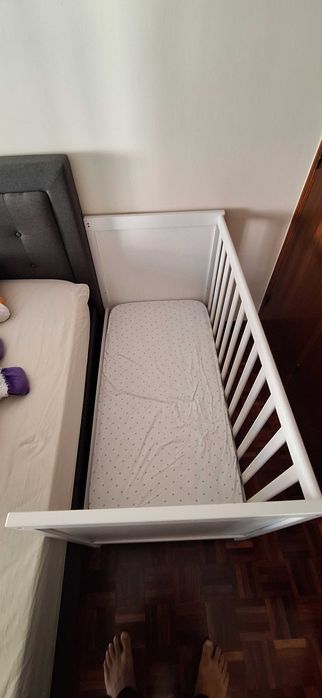 Berço branco ikea