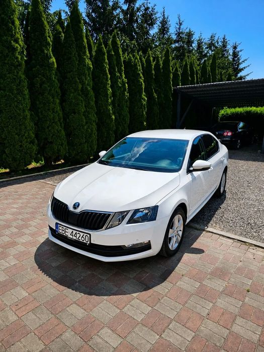 Skoda Octavia Na sprzedaż Škoda Octavia w bardzo dobrym stanie technicznym.