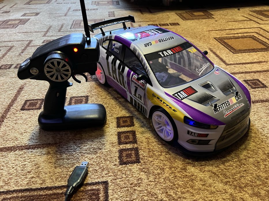 Продам машинку на радіокеруванні