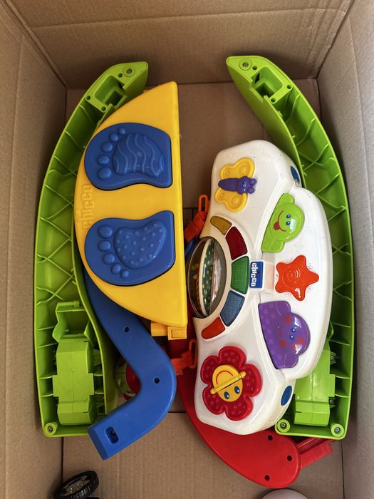 Безкоштовно ігровий центр чикко chicco