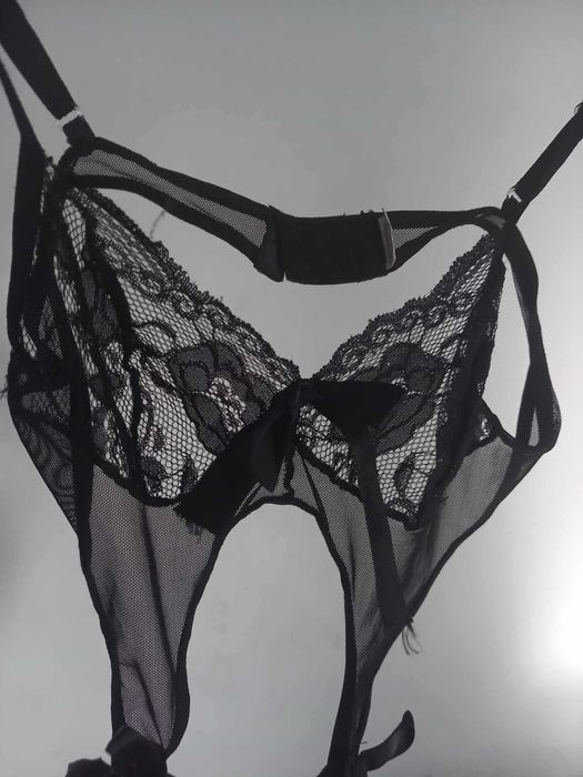 bielizna koronkowa, damska, body koronkowe, wycięte M/L, nowe