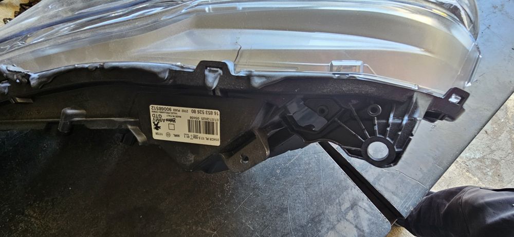 Farois para peugeot 208