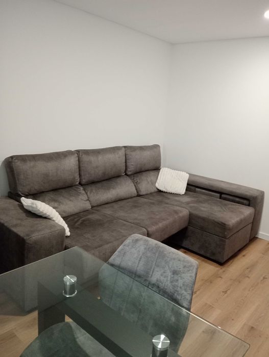 Aluga-se apartamento