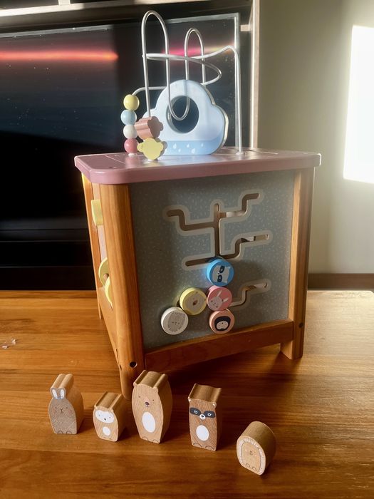 Cubo de atividades grande para bebé