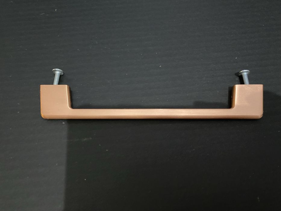 Uchwyty do mebli miedziane