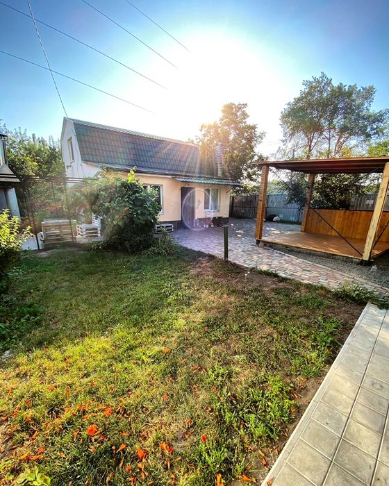 Оренда будинку подобово з лазнею та альтанкою