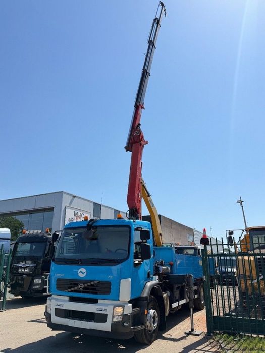VOLVO FE Com Grua HMF 1563 k4 Excelente C/Radiocomando Apenas 460.000km ###OPORTUNIDADE###