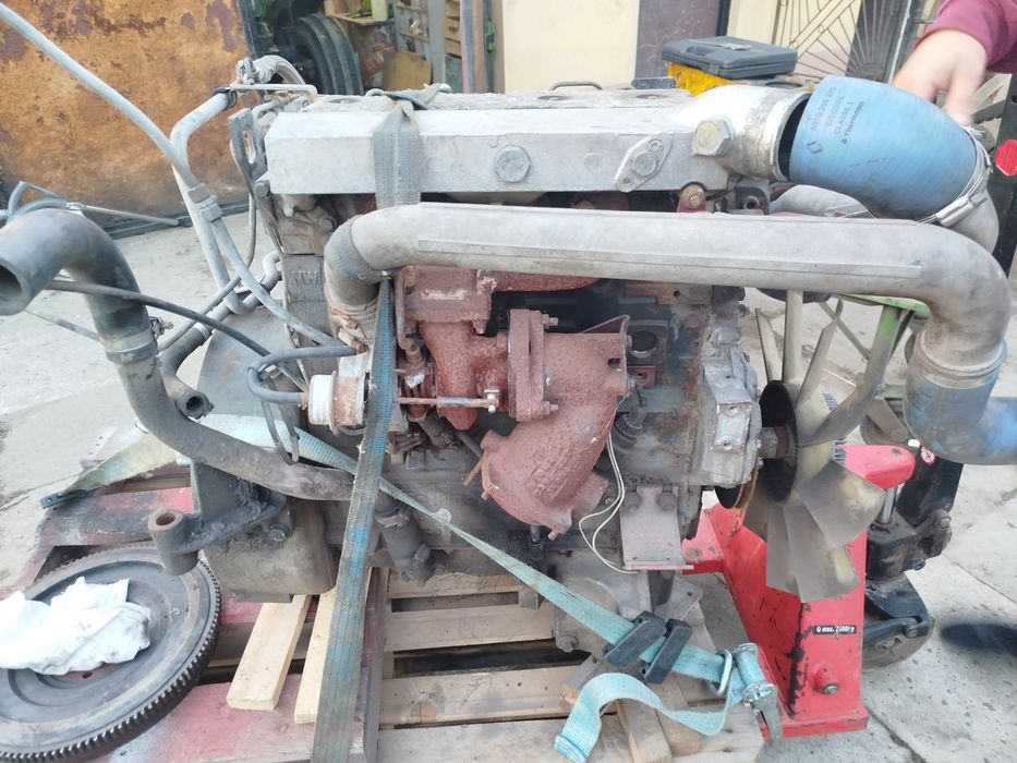 Silnik Perkins 4p turbo jcb3cx kombajn ursus c360 MF