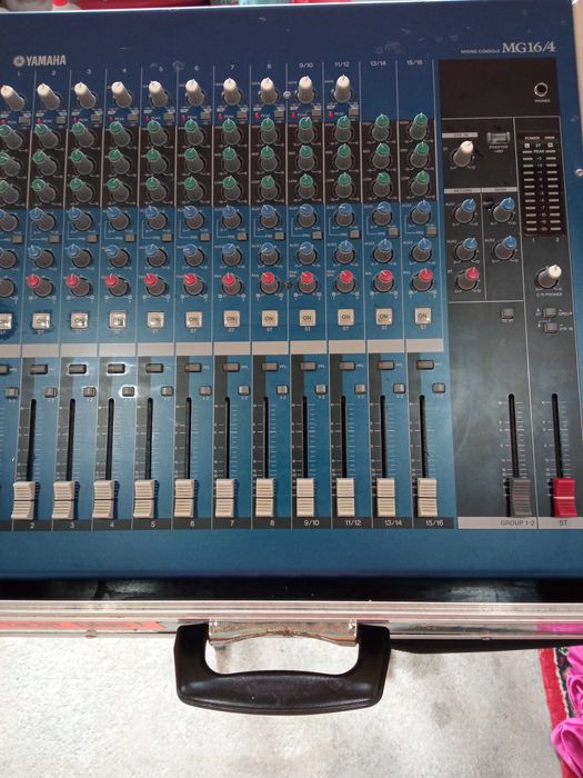 YAMAHA Mixer 16/4 com mala THON - Top ! Clássico !