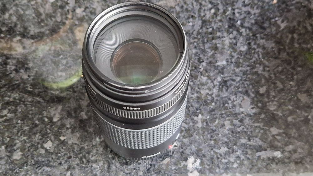 Canon EF 75-300mm f/4-5.6 III – Objetiva Telefoto Zoom Full Frame