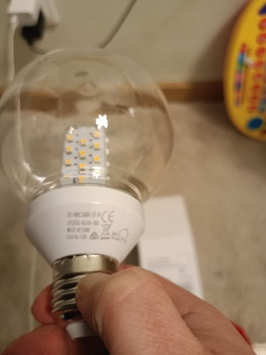żarówka LED 3W E27