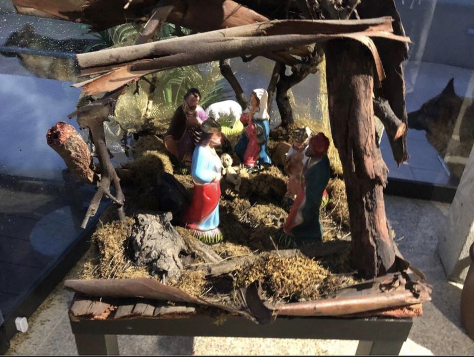Presépio com figuras decorativas