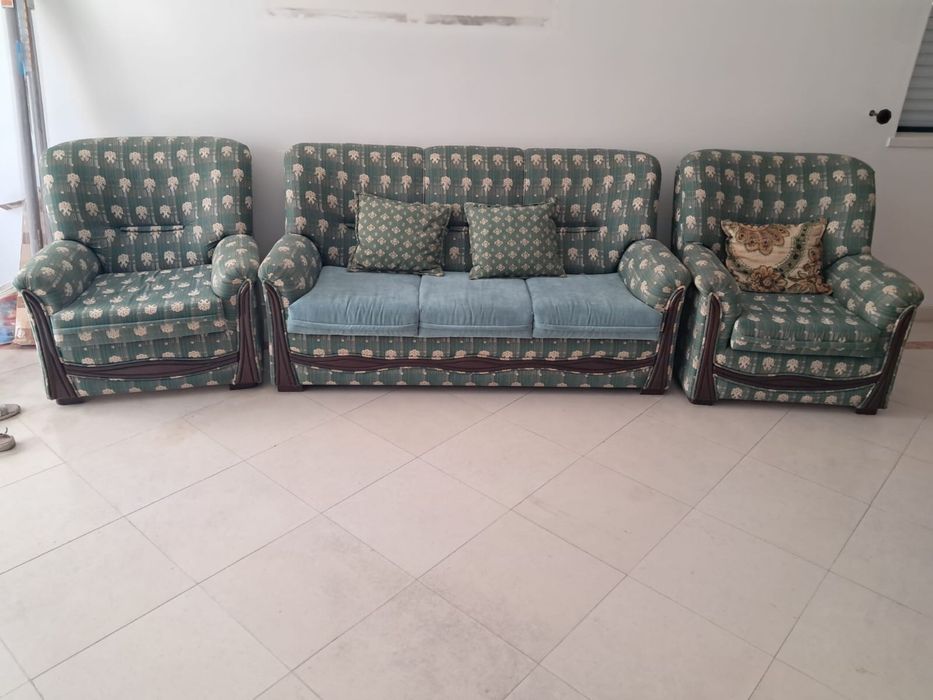 Sofa (cama) e 2 sofas individuais