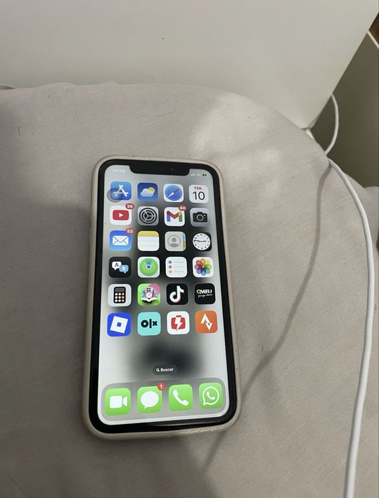 Iphone XR usado.