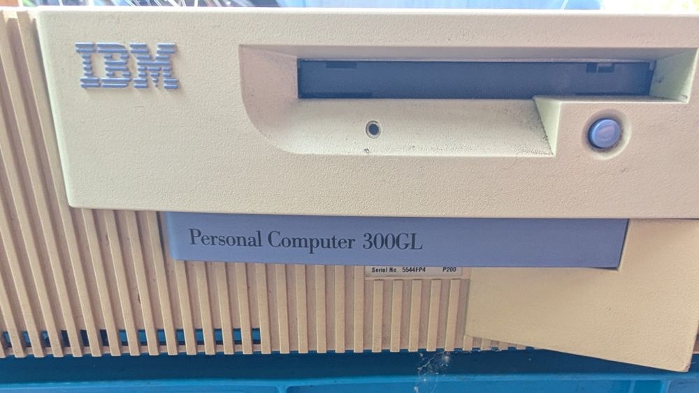 Komputer IBM retro 300GL