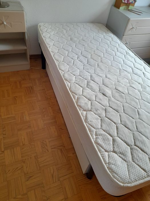 Estrado Pikolim, gaveta IKEA e colchão