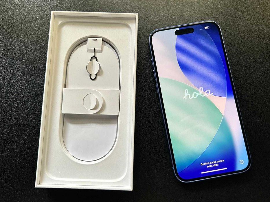 iPhone 16 PLUS / ultramaryna 256GB / 100% baterii w oryginalnym opakowaniu