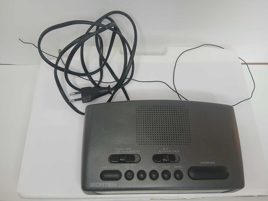 Rádio-relógio / rádio-despertador AM/FM - 7€