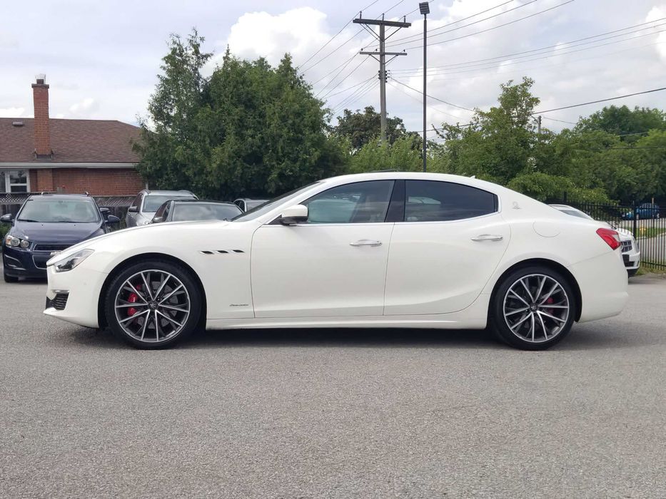 Maserati Ghibli      2019
