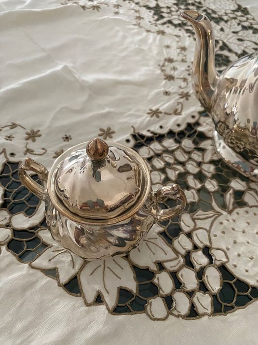 Serviço em casquinha e porcelana