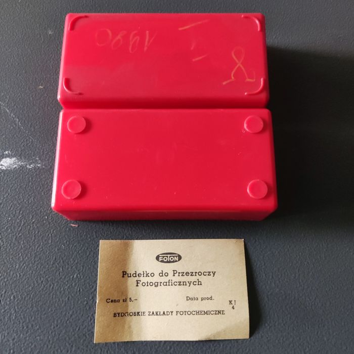 Komplet 10 pudełek na slajdy, pojemniczek magazynowy prl