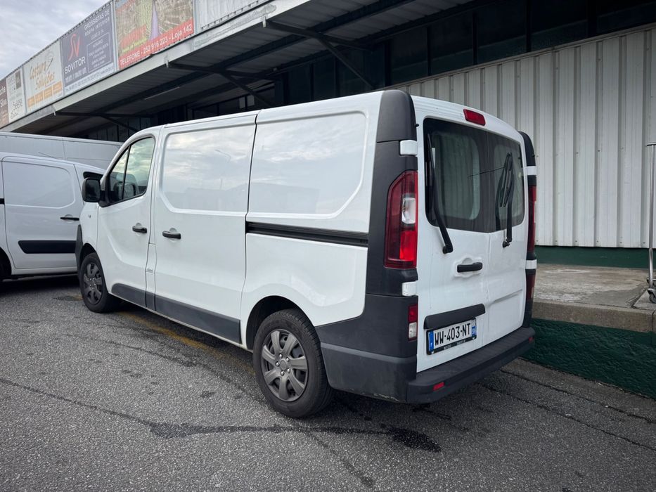 Opel vivaro iva dedutivel duas portas laterais
