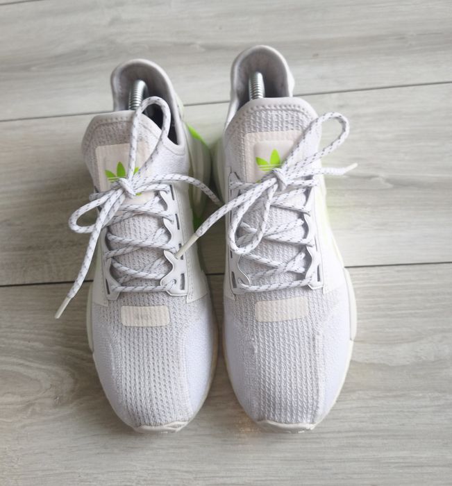 adidas nmd r1 v2 - купити чоловіче взуття - Ціна на OLX.ua