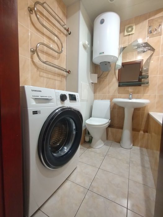 Продам 1- ком.кв-ру с кап.ремонтом,на Песках