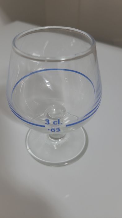 Antigo copo aferido a 3cl