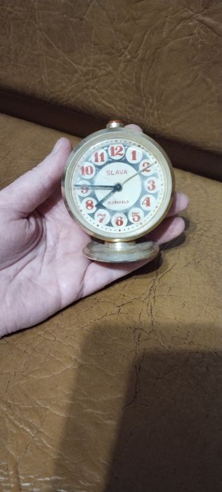 Настільний годинник  Слава