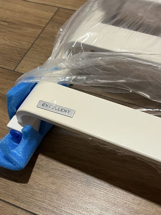 Grzejnik łazienkowy Excellent 50 x 84 cm, przyłącze 470 mm