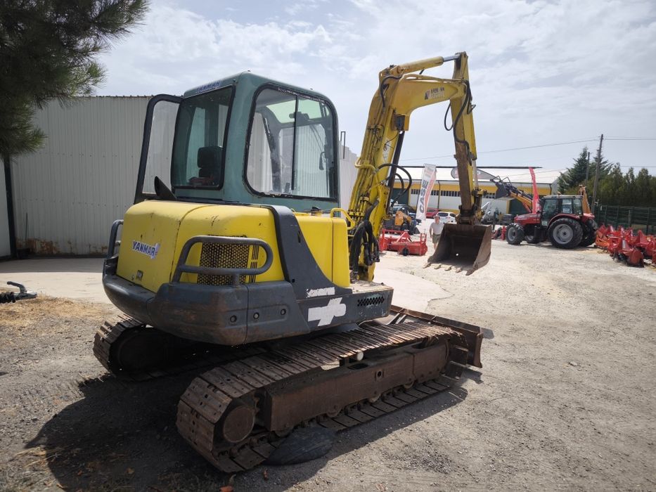 Yanmar B50 Mini Giratória
