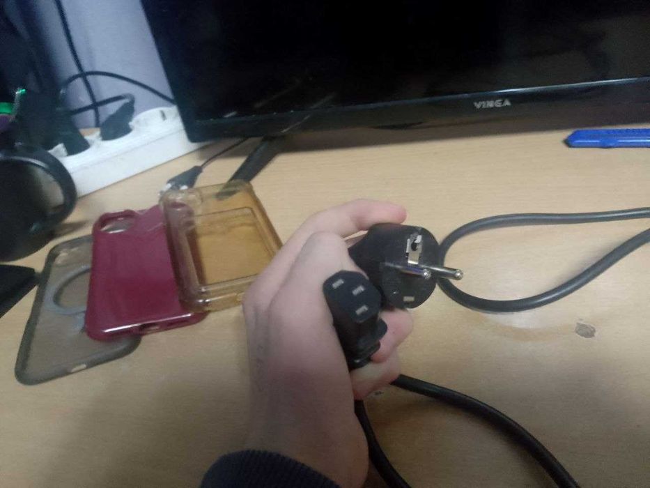 Кабель питания для монитора либо компьютера б/у